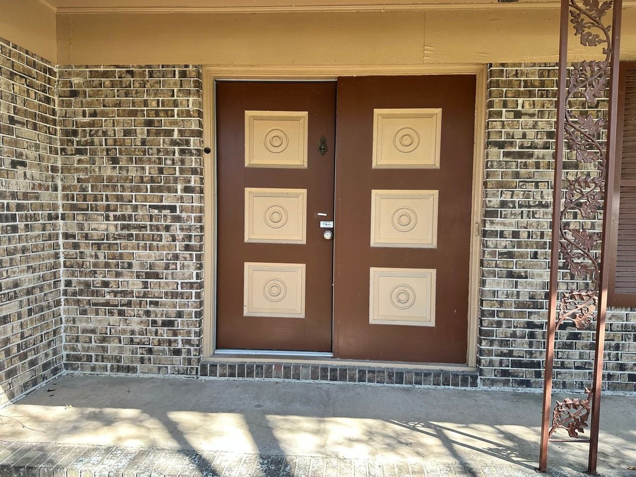 4110 Oak Dr - Photo 3 of 31