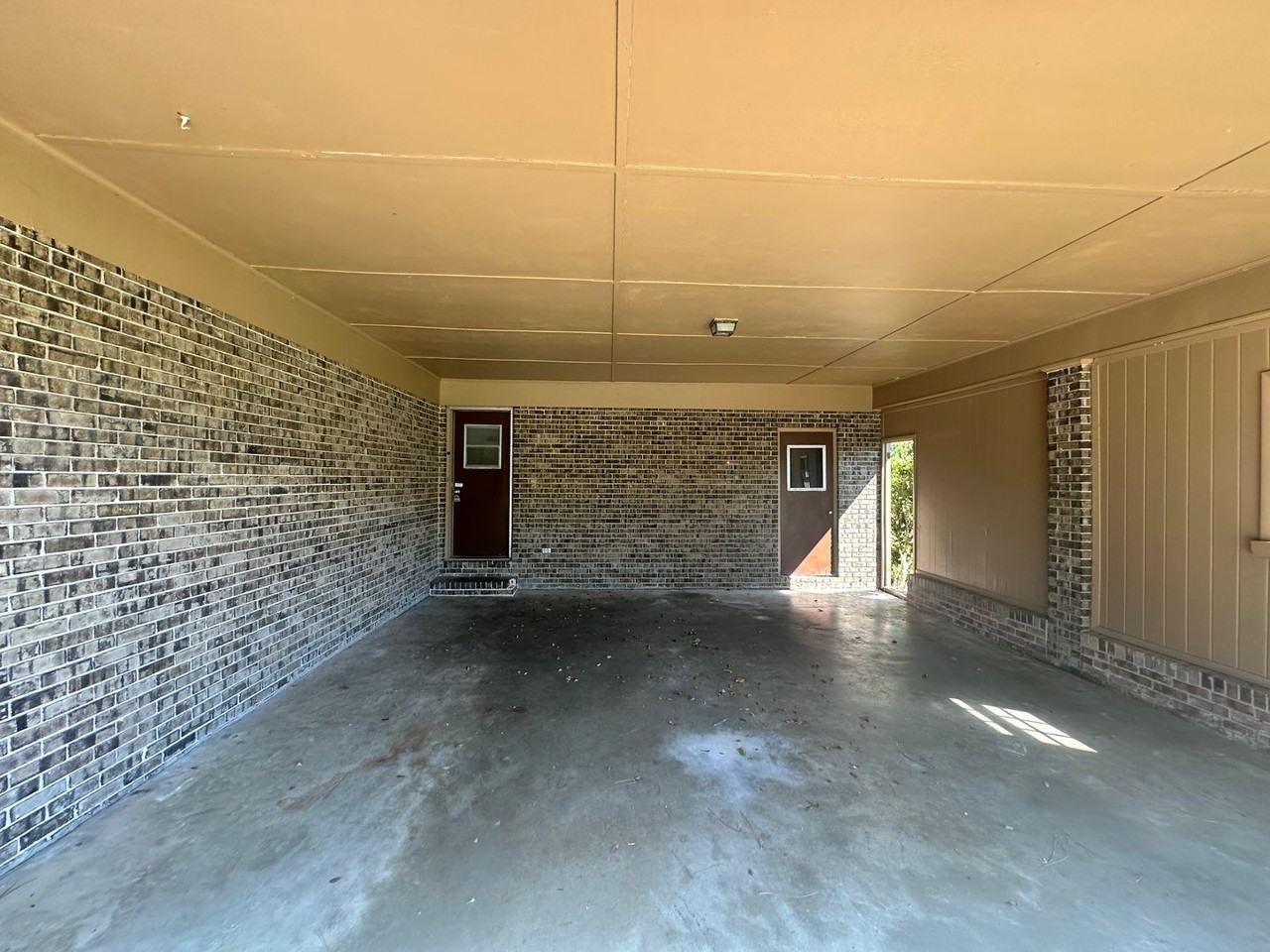 4110 Oak Dr - Photo 4 of 31