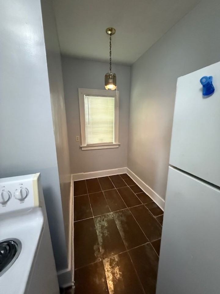 1610 Military Ave - Photo 7 of 8
