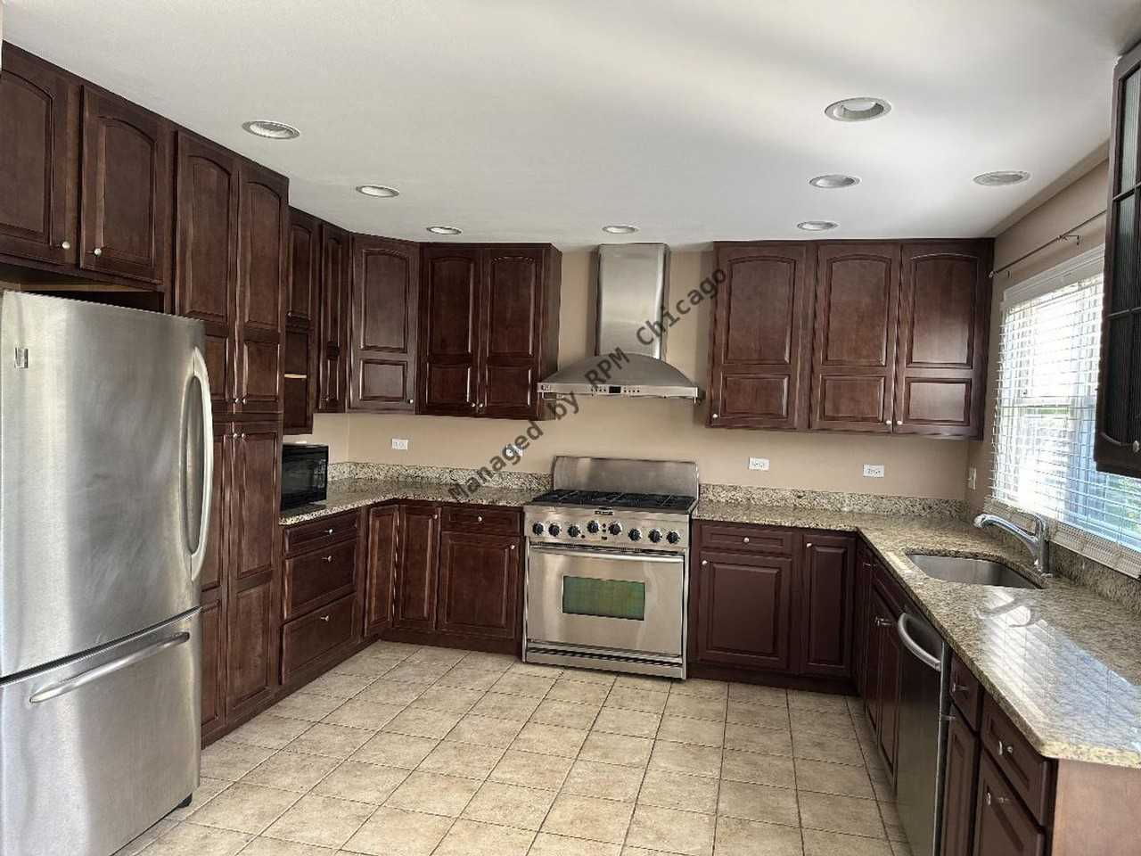 5490 Fox Path Ln - Photo 7 of 50