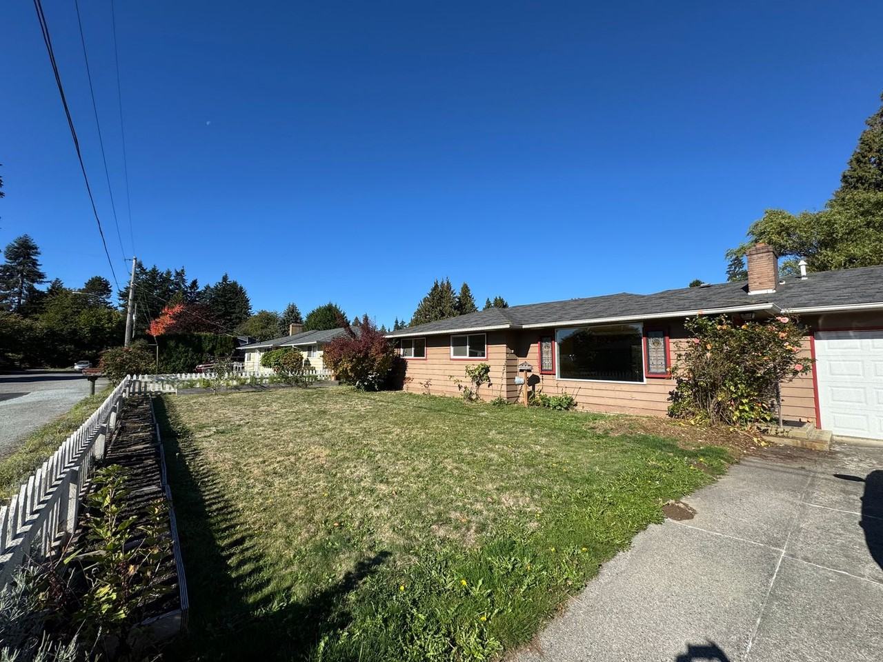 1725 Sunset Dr - Photo 2 of 18