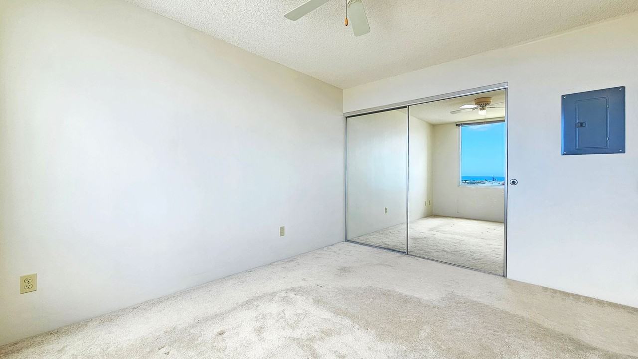 215 N King St #1605 - Photo 3 of 14