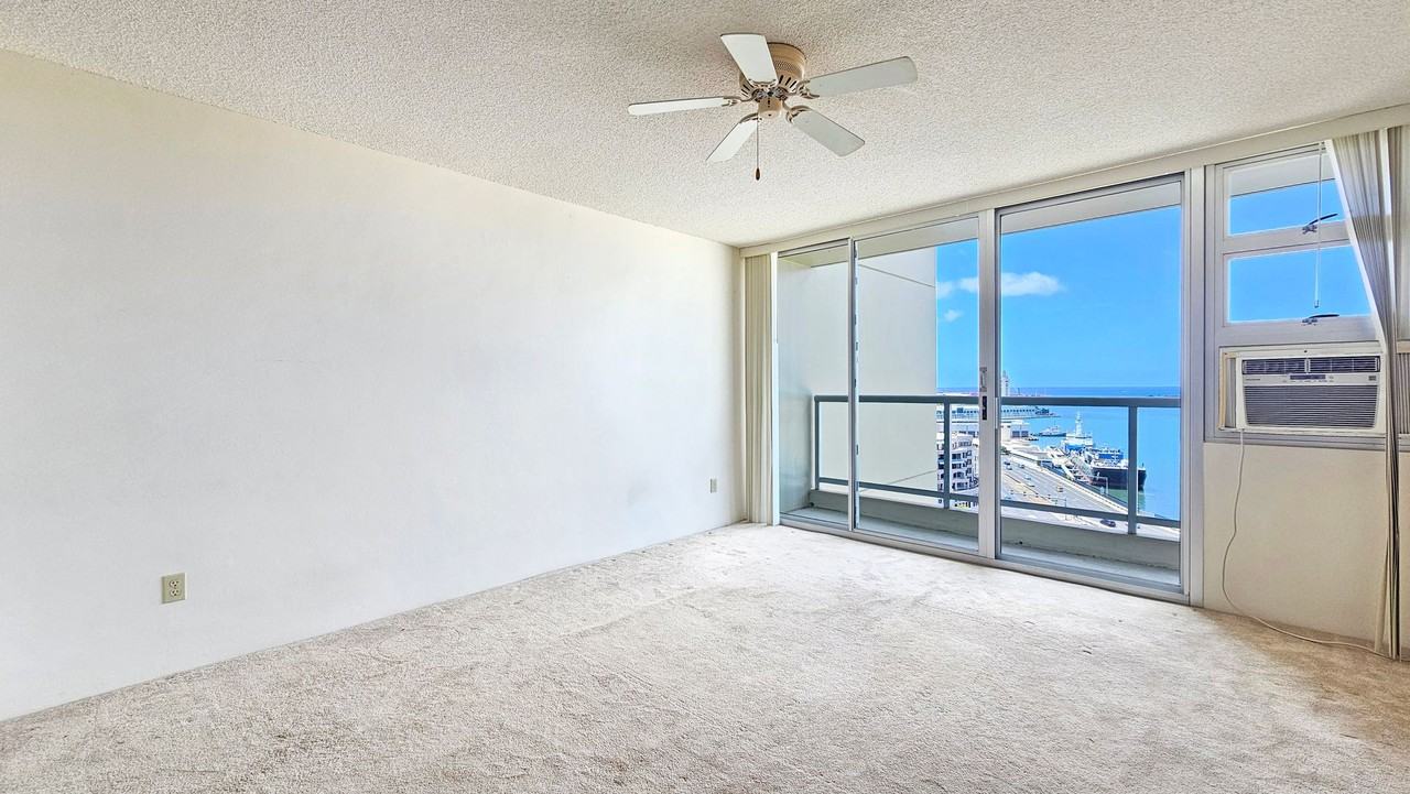 215 N King St #1605 - Photo 7 of 14