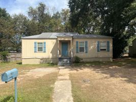 featured image of 405 26th St E