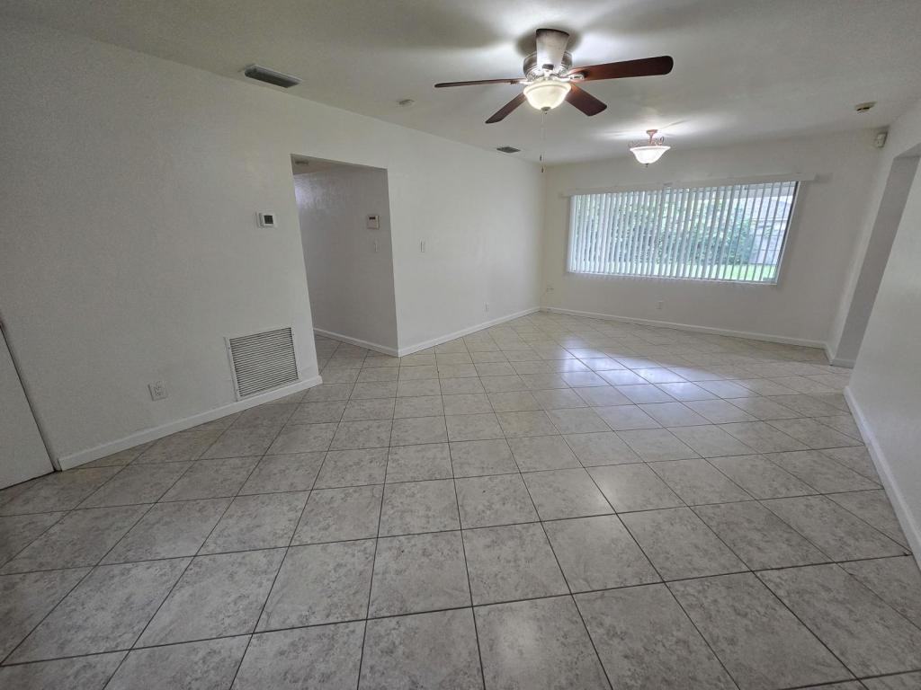 917 Fremont Ave - Photo 3 of 19