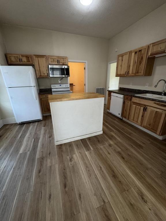 1201 W Main St - Photo 7 of 8