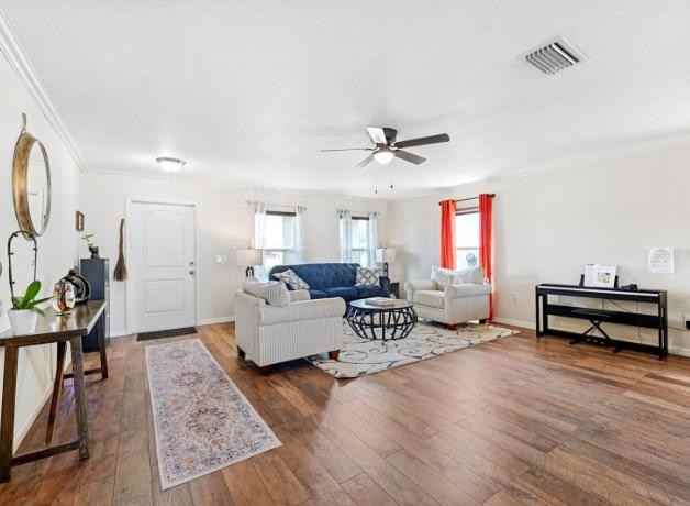 12925 Keefer Ct - Photo 3 of 20