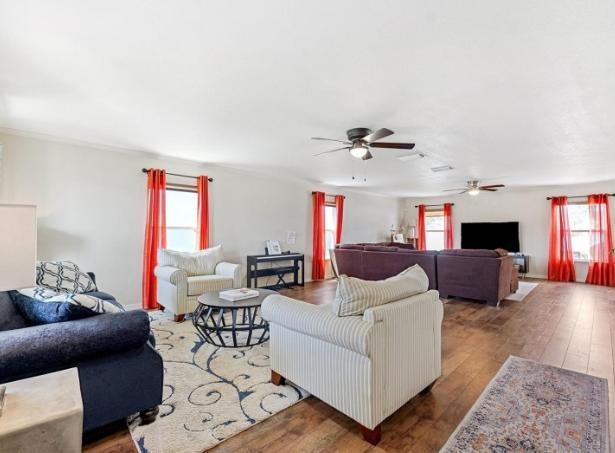 12925 Keefer Ct - Photo 4 of 20