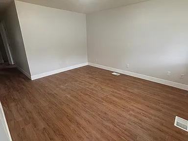 1005 Mcdowell St - Photo 6 of 11