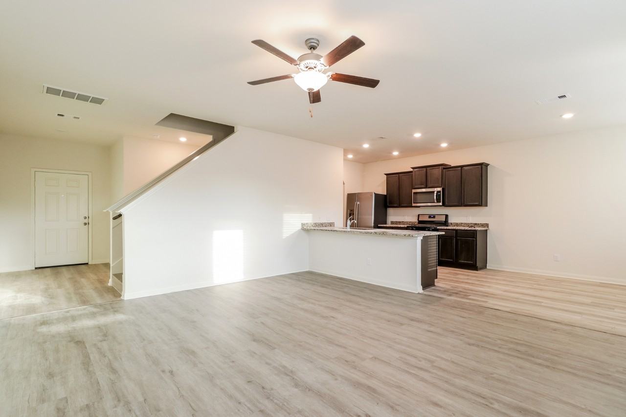 23119 Shakespeare Dr - Photo 3 of 31