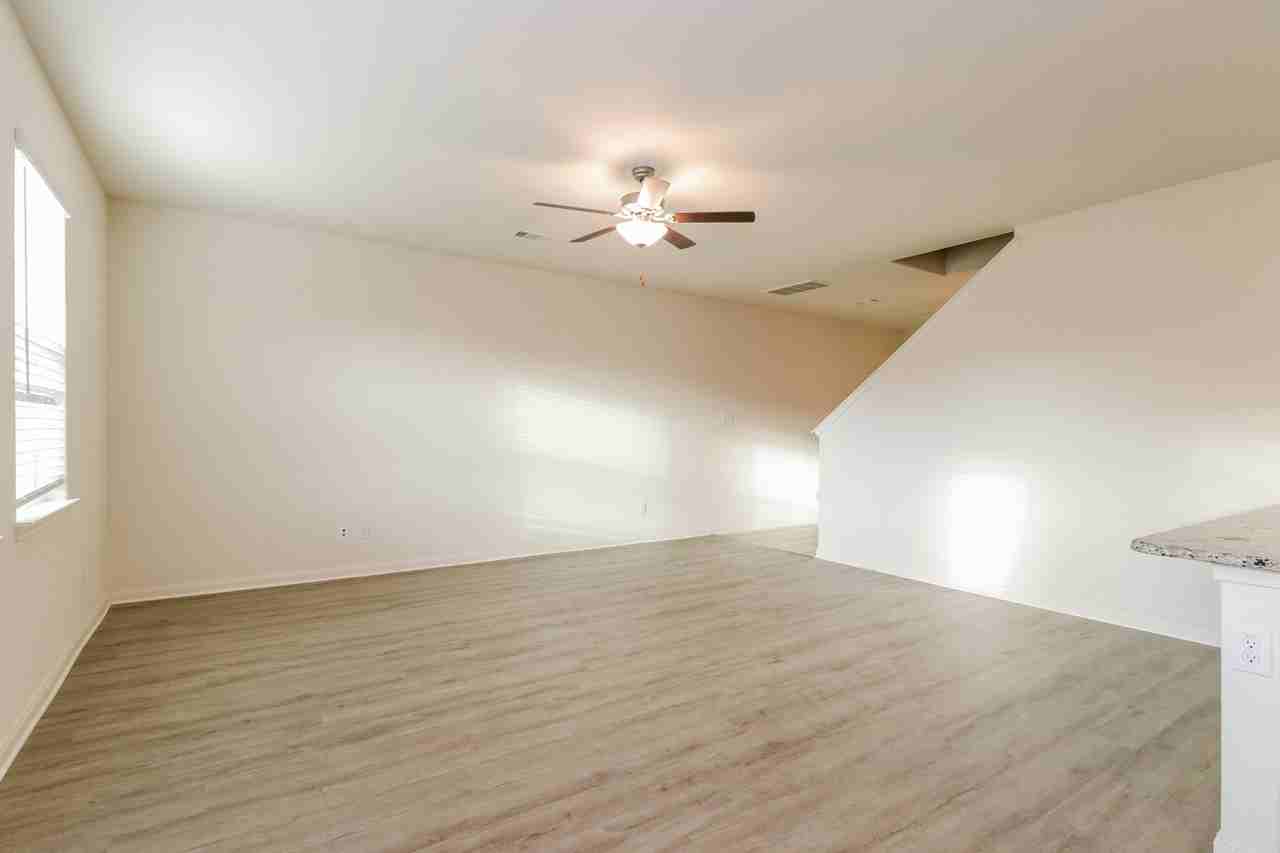 23119 Shakespeare Dr - Photo 6 of 31