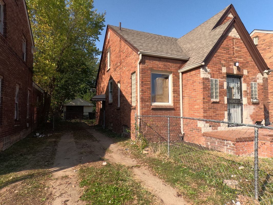 11535 Kenmoor St - Photo 2 of 3