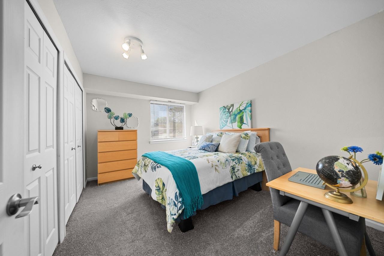 Three Oaks Apartments - Photo 3 of 44