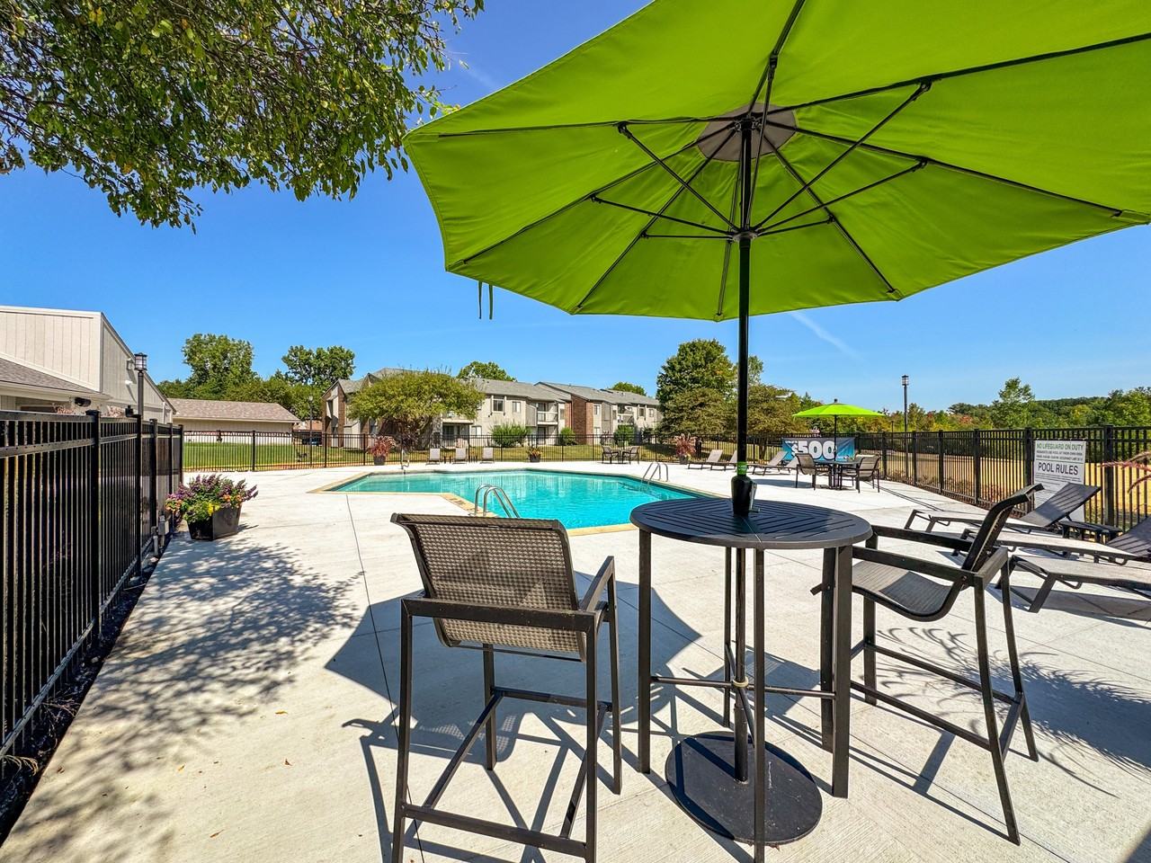 Three Oaks Apartments - Photo 4 of 44