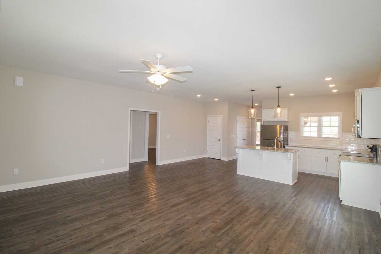 33 Grove Cir - Photo 5 of 23