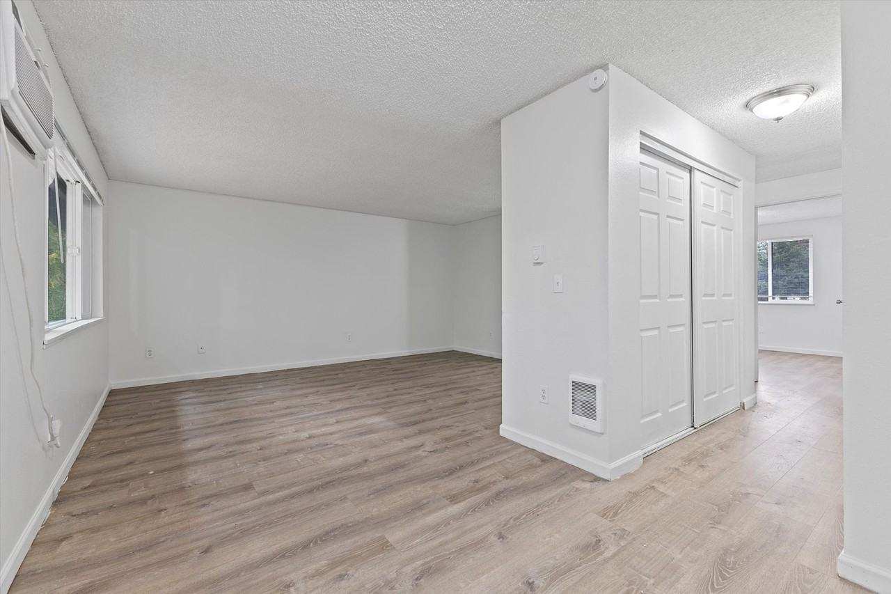 Anchor Apartments - Photo 3 of 50