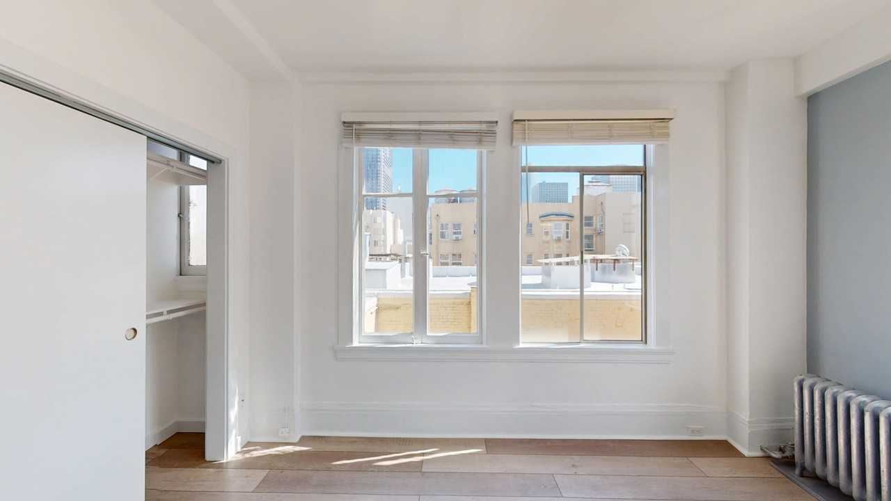 626 Powell Street - Photo 3 of 47