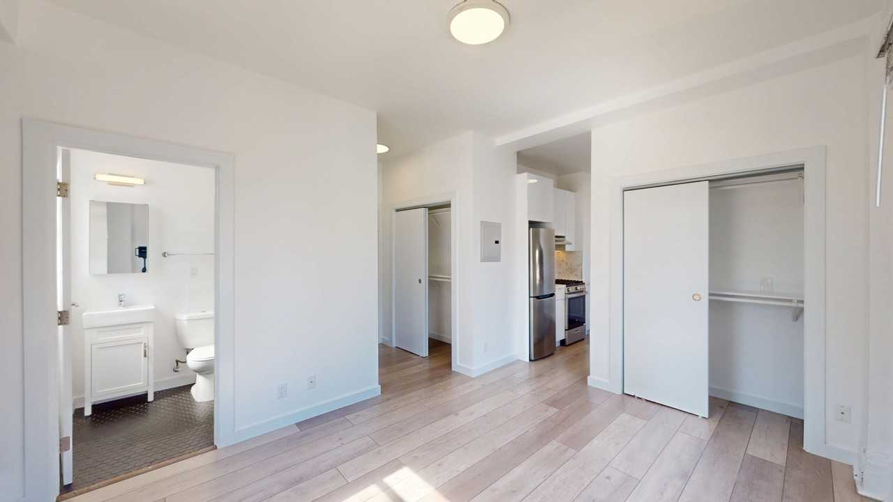 626 Powell Street - Photo 4 of 47