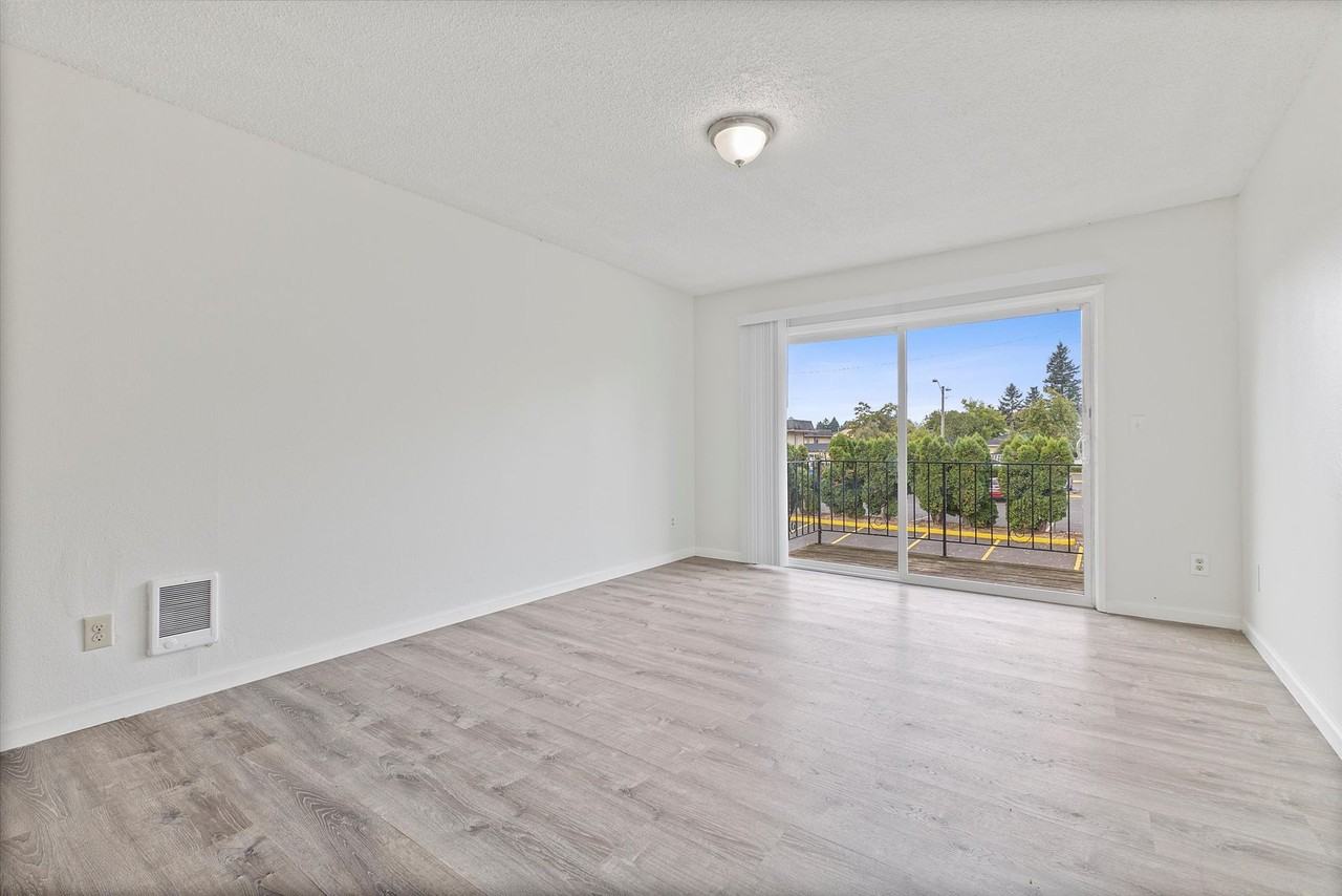 Alder Royal Apartments - Photo 3 of 34