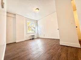 featured image of 404 E Howell St