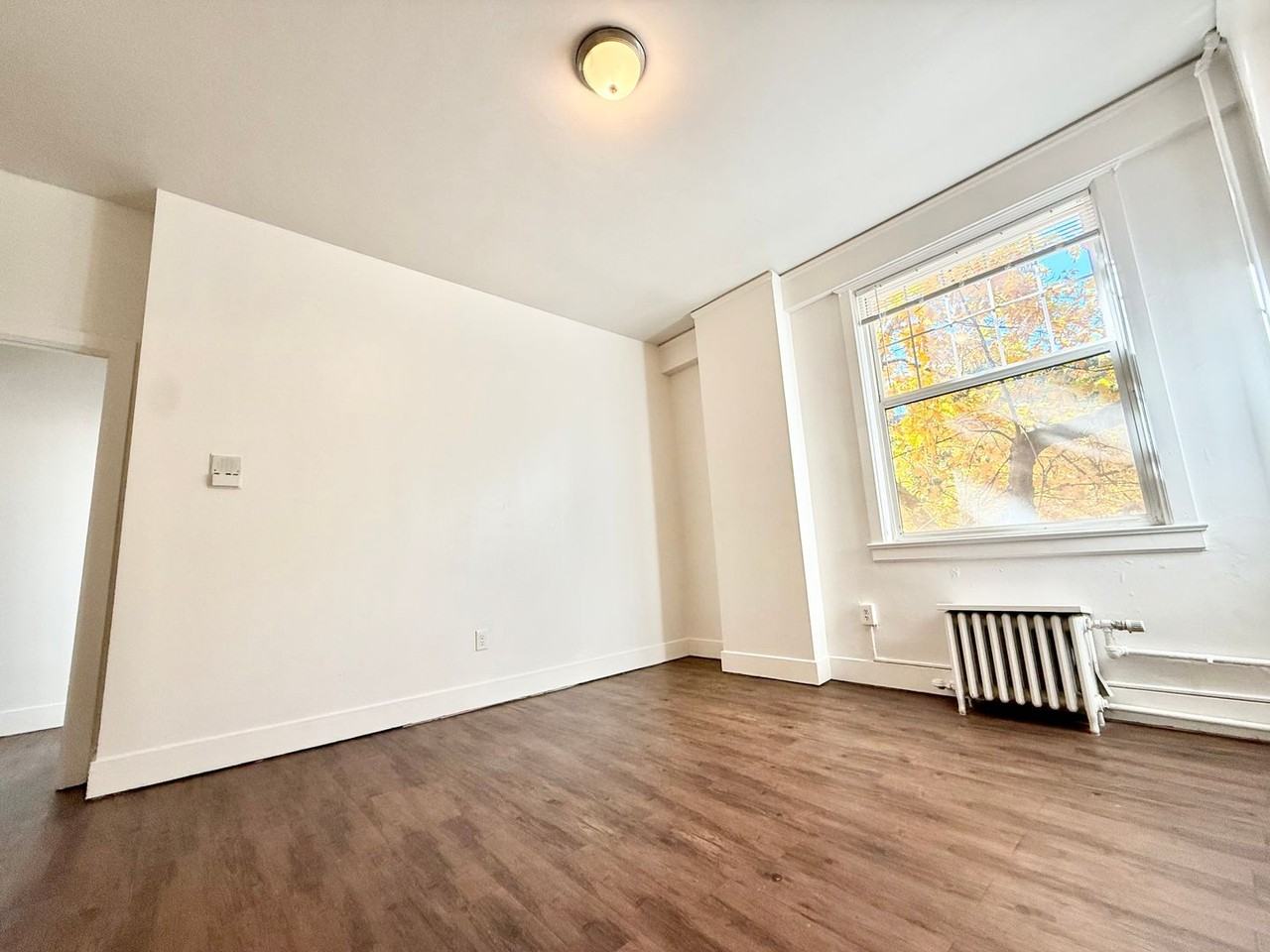 Burlingame Apartments - Photo 5 of 22