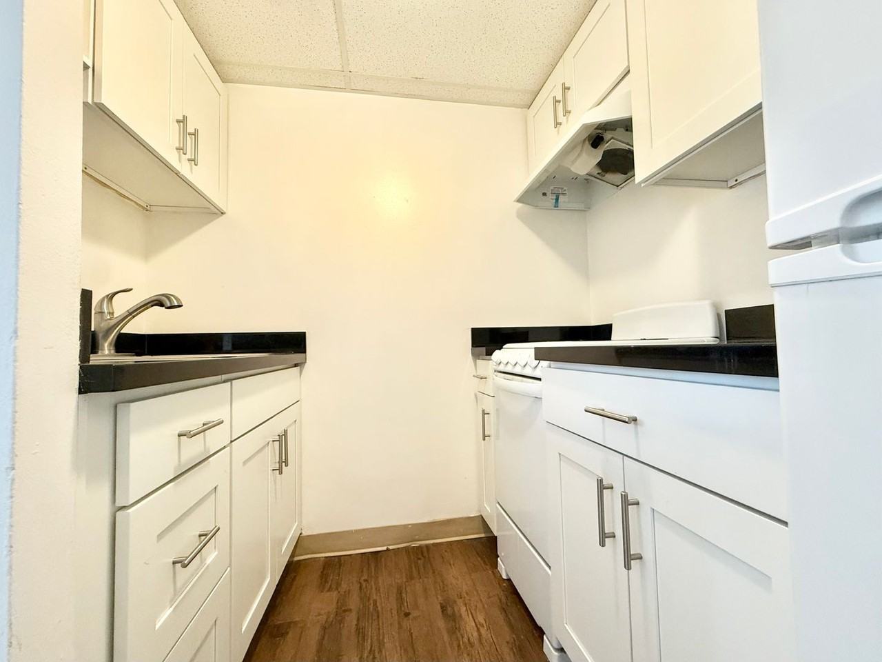 Burlingame Apartments - Photo 7 of 22