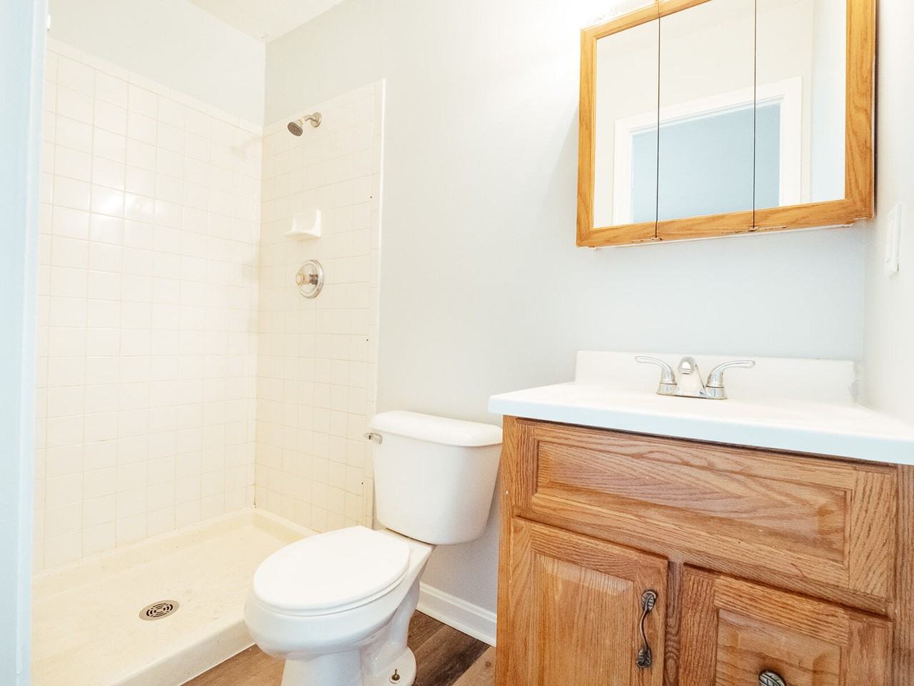 751 Northland Blvd #4 - Photo 4 of 10