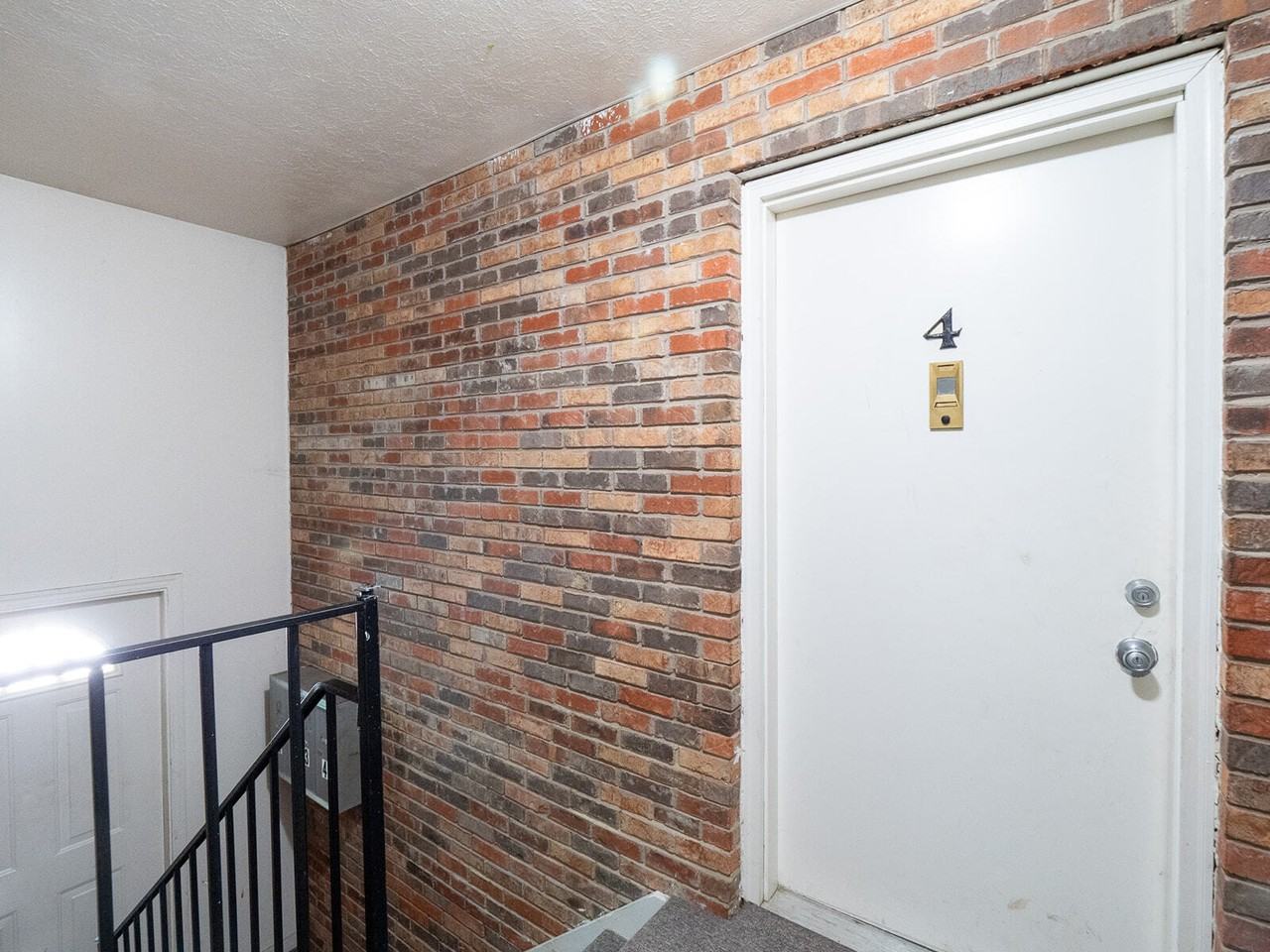 751 Northland Blvd #4 - Photo 2 of 10