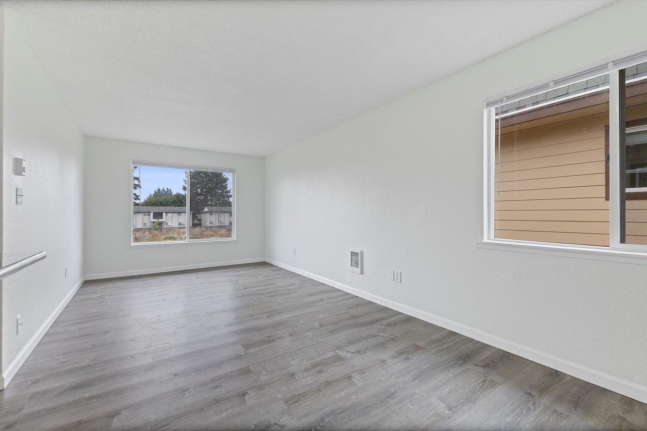 Anchor Apts - Photo 4 of 13