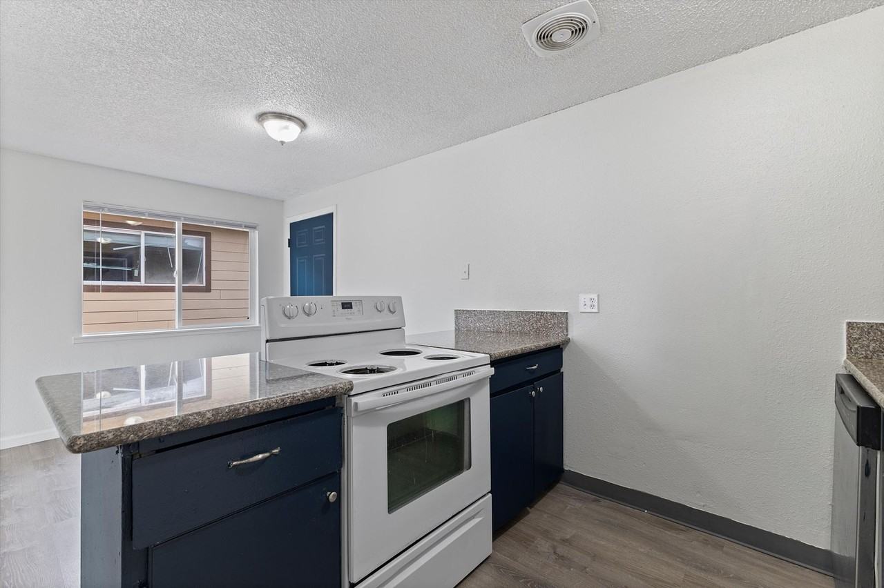 Anchor Apts - Photo 5 of 13