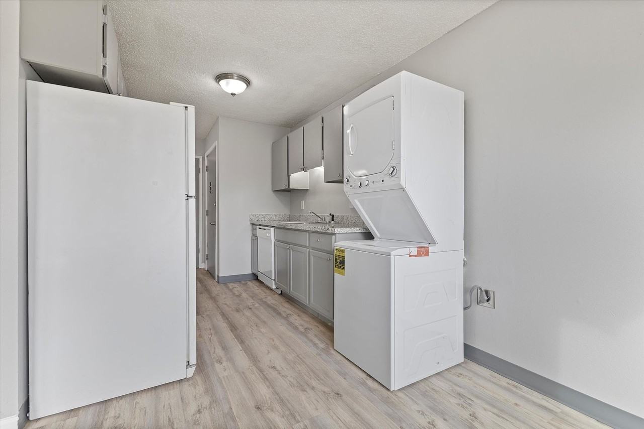 Executive East - Photo 6 of 16