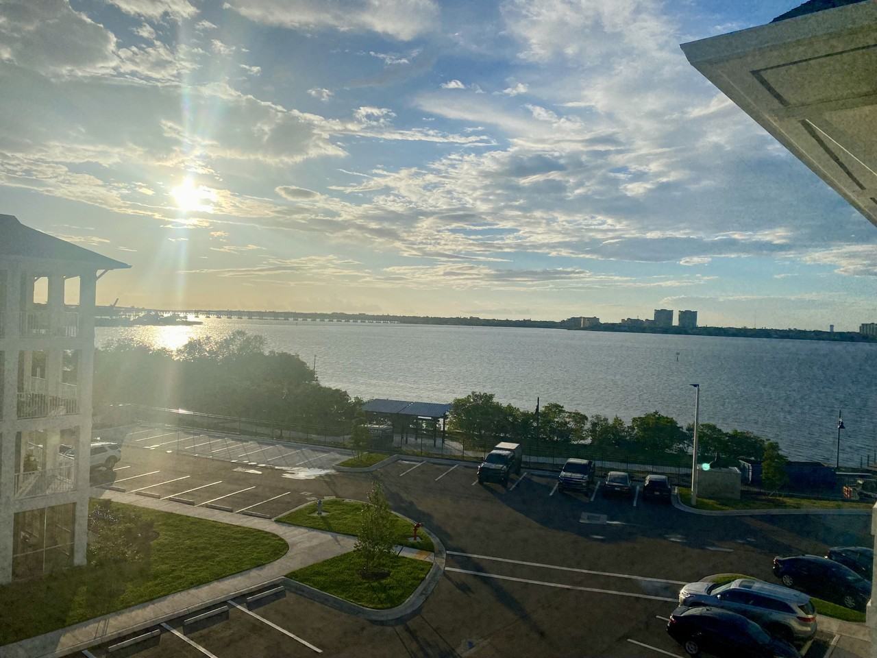 ShoreView Waterfront Apartments - Photo 3 of 17