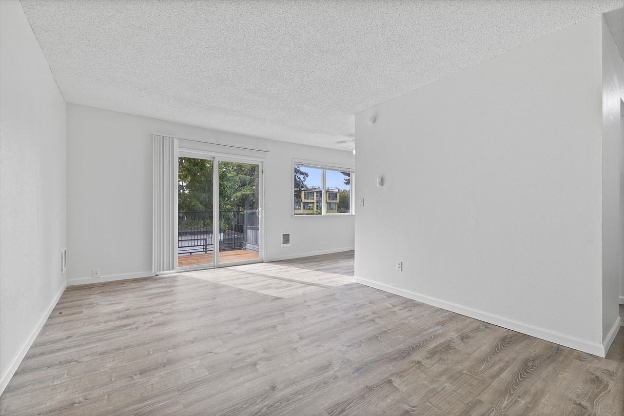 Treecrest 162nd - Photo 5 of 14