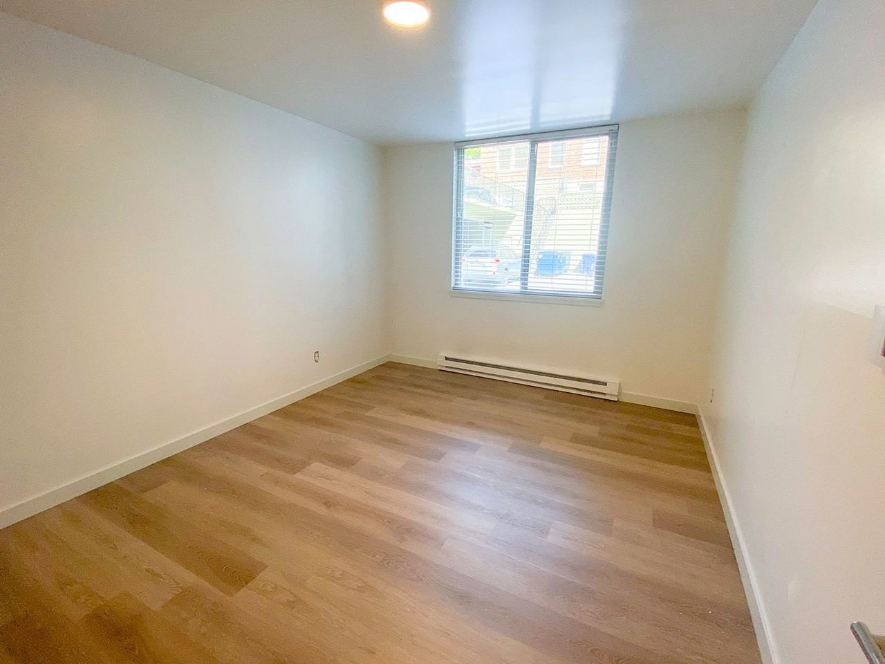 Val Anne - Photo 4 of 26