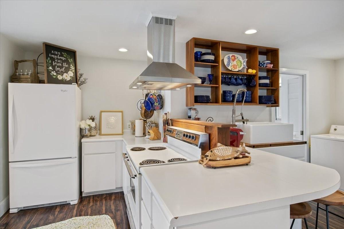 1408 Crystal Springs Rd - Photo 2 of 50