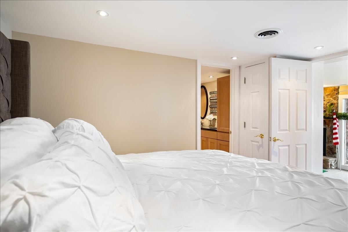 1408 Crystal Springs Rd - Photo 5 of 50