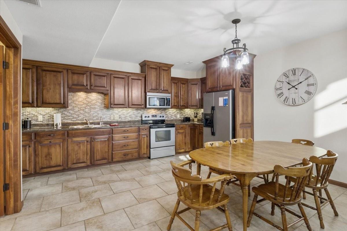 29828 Oak Knoll Rd - Photo 5 of 40