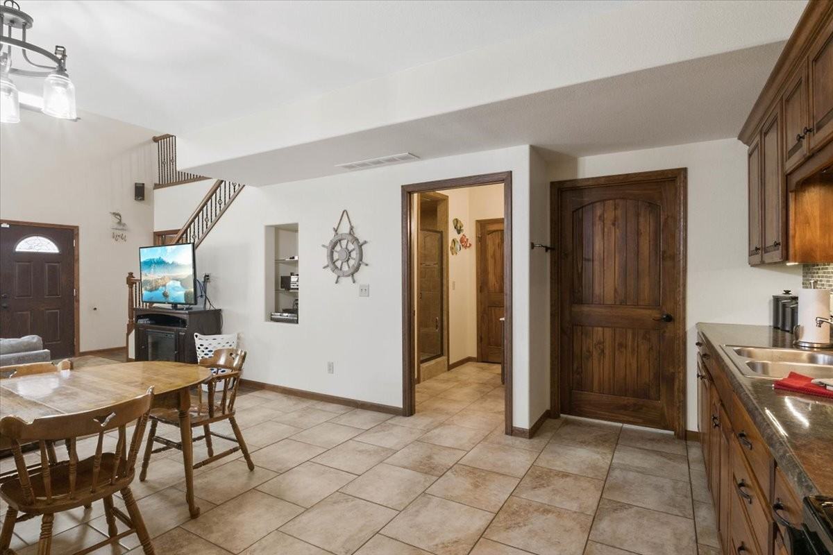 29828 Oak Knoll Rd - Photo 2 of 40