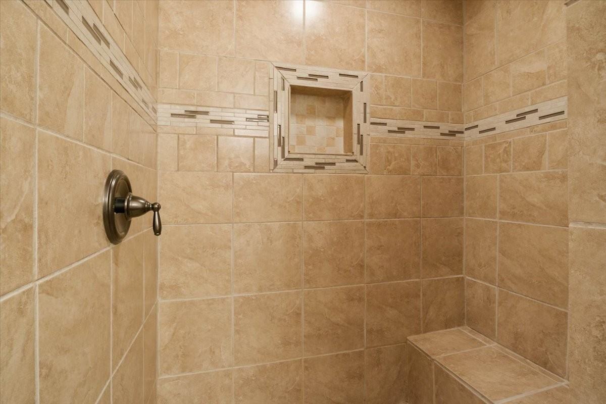 29828 Oak Knoll Rd - Photo 3 of 40