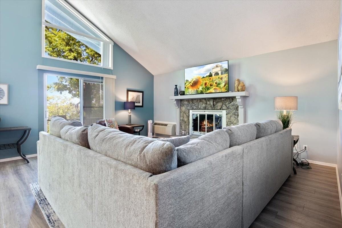 147 Walkers Cay Dr - Photo 4 of 50