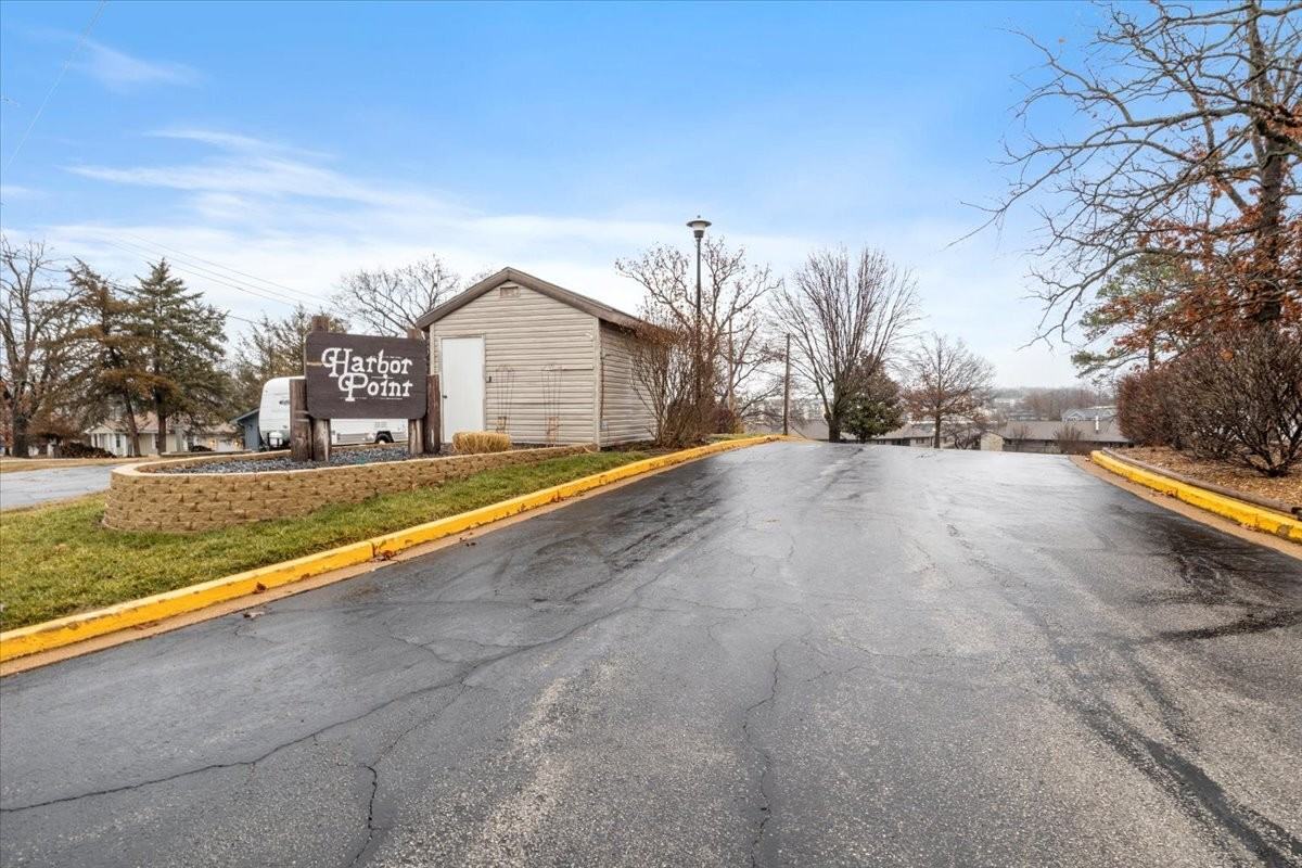 1554 Harbor Pt #1 - Photo 3 of 50