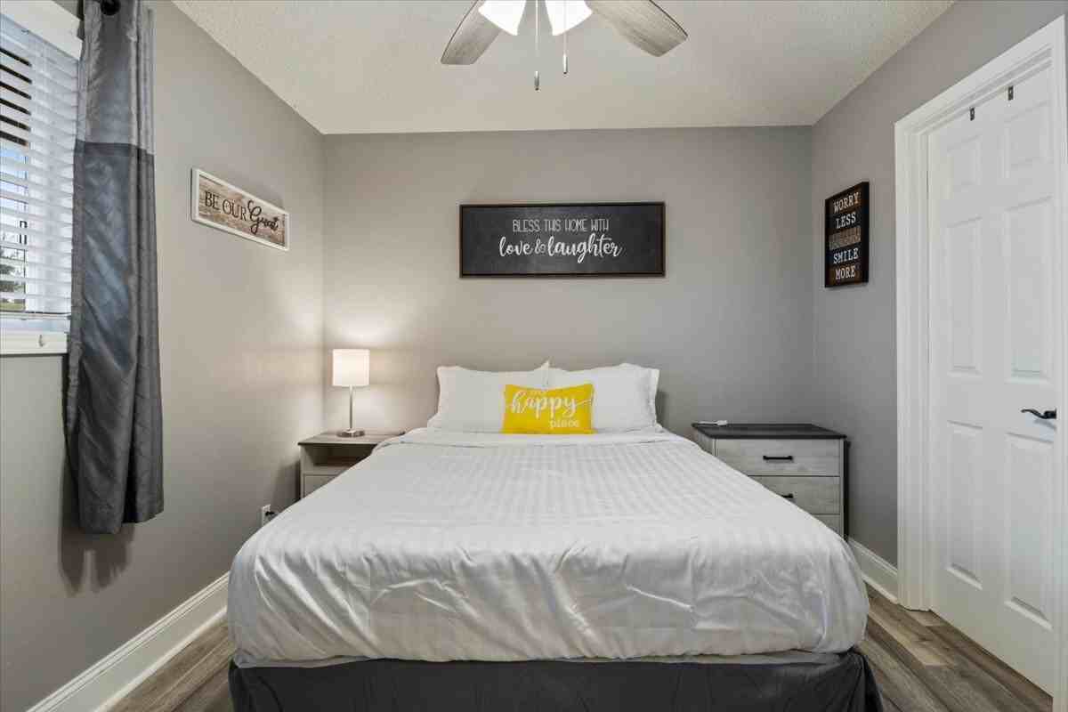 1554 Harbor Pt #1 - Photo 7 of 50