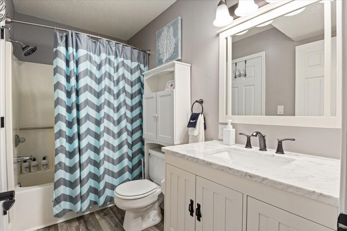 1554 Harbor Pt #1 - Photo 4 of 50