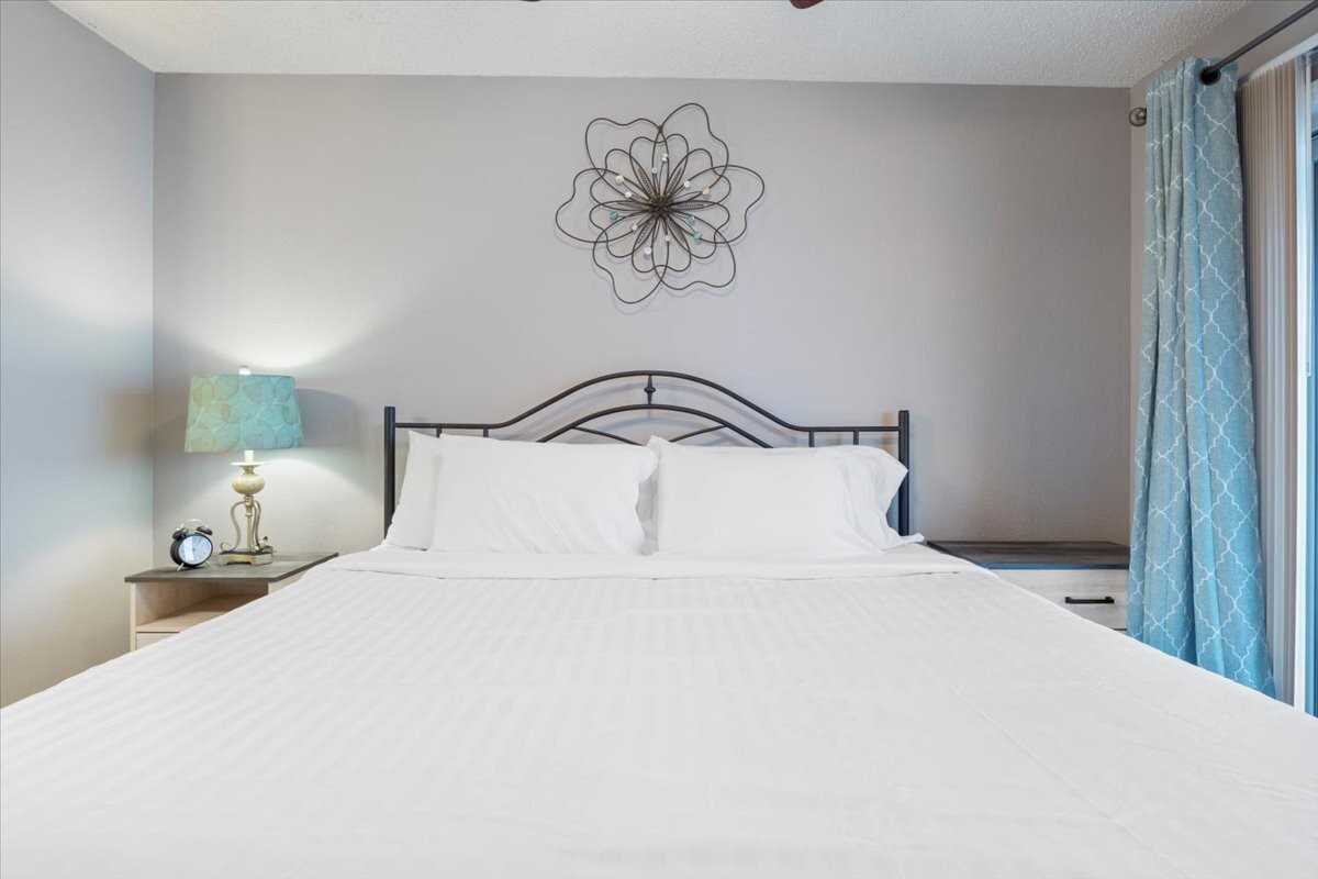 1554 Harbor Pt #1 - Photo 6 of 50