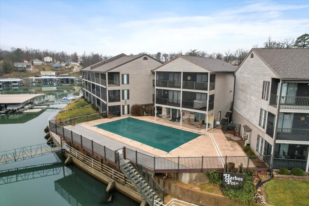 1554 Harbor Pt #1 - Photo 4 of 50