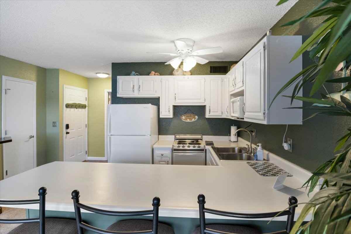 6620 Weston Point Dr #A3 - Photo 4 of 50