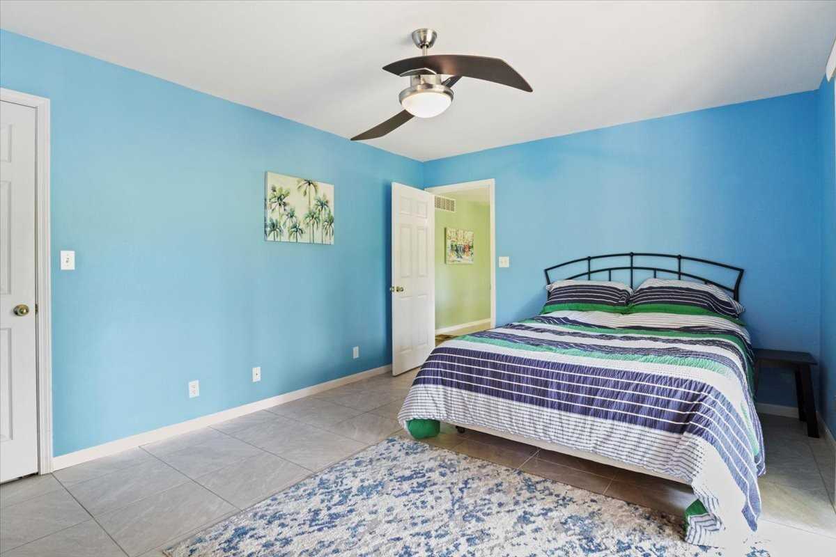 284 Austin Cir - Photo 4 of 50