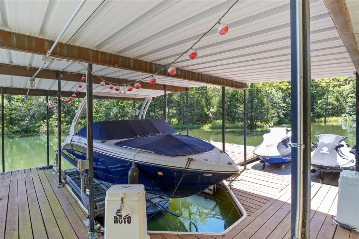 284 Austin Cir - Photo 5 of 50