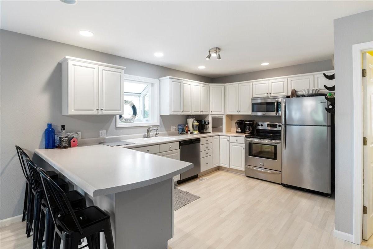 284 Austin Cir - Photo 6 of 50