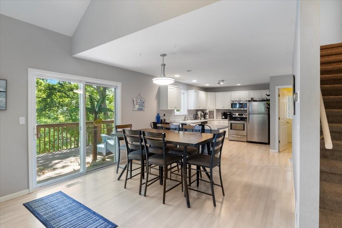 284 Austin Cir - Photo 4 of 50